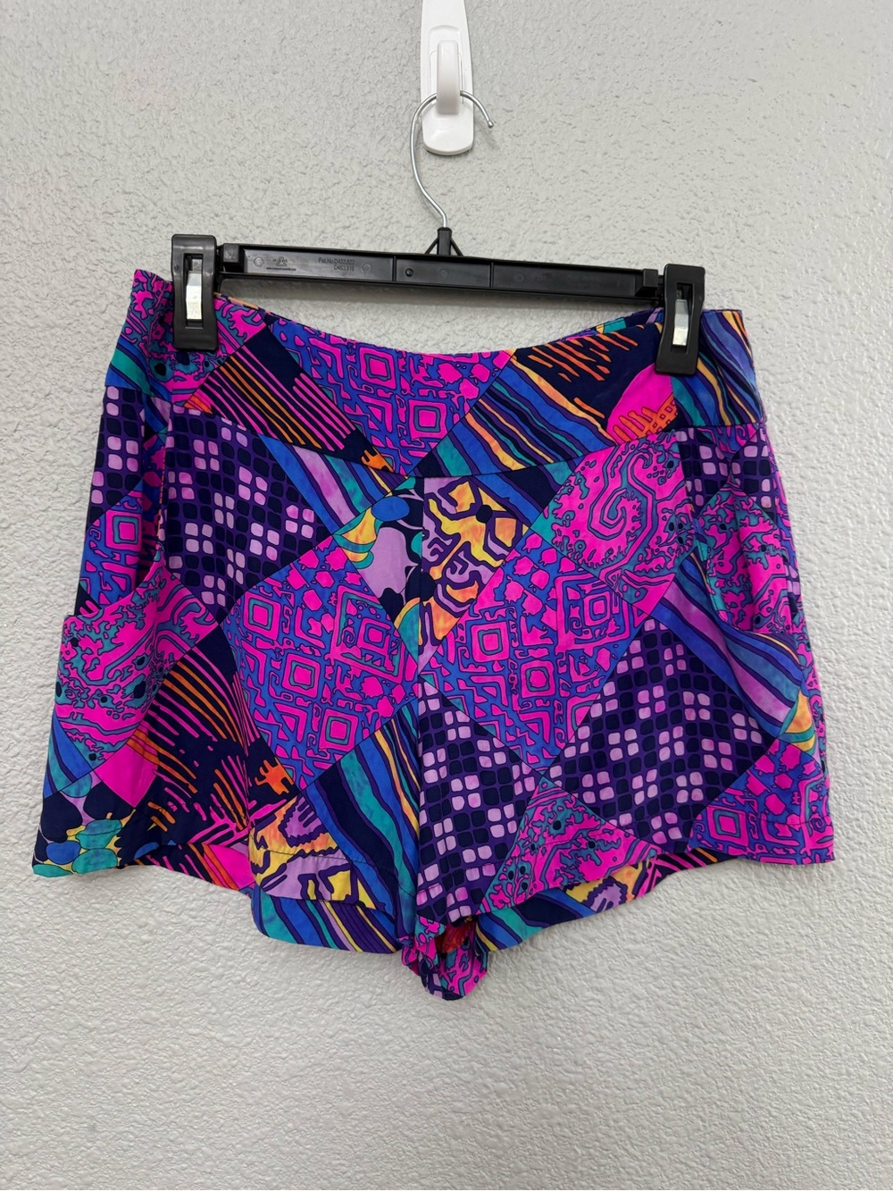 Vibrant Alice & Trixie Silk Shorts Size Medium